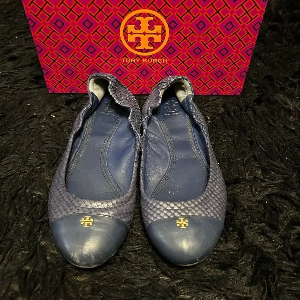 TORY BURCH TB gold logo blue leather flats shoes women’s 7.5 Preowned